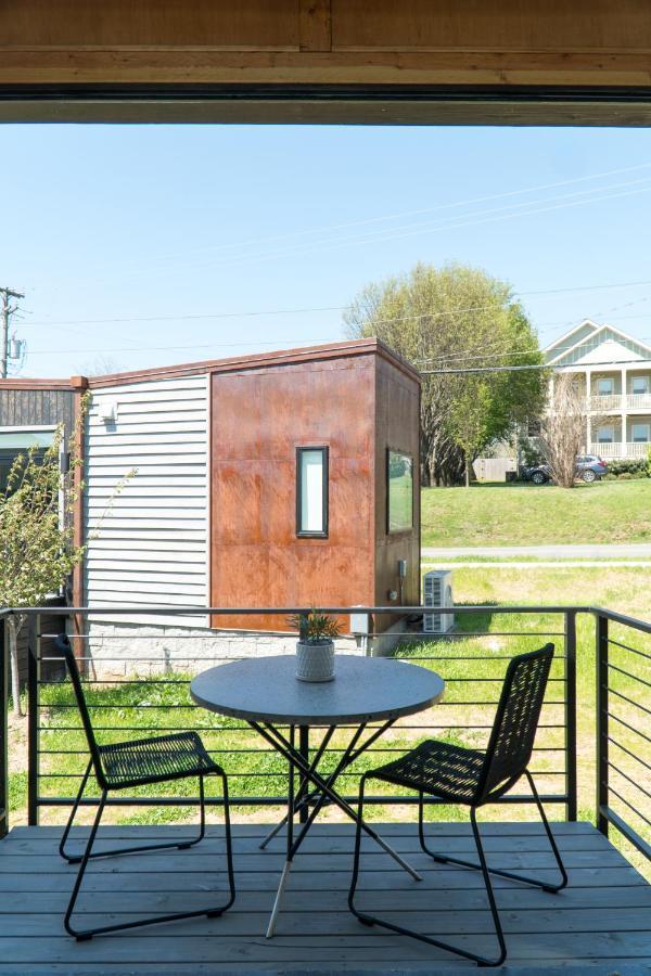 Ironwood Grove, Tiny House Hotel ナッシュビル エクステリア 写真